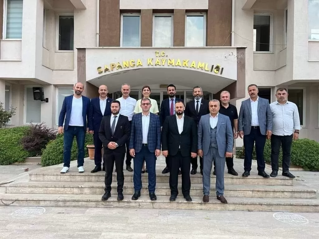 GENEL BAŞKANIMIZ BERABERİNDEKİ HEYET SAPANCA EMNİYET MÜDÜRLÜĞÜNÜ ZİYARET ETTİ.