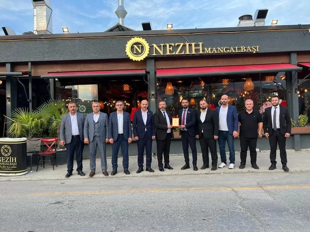 GENEL MERKEZİMDEN BAŞARILI İŞ İNSANINA PLAKET TAKDİMİ